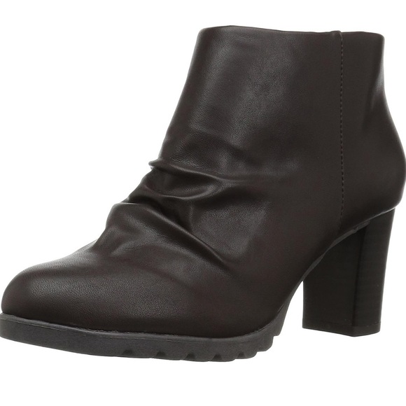 Easy Street Women's Breena Ankle Bootie - Picture 2 of 16